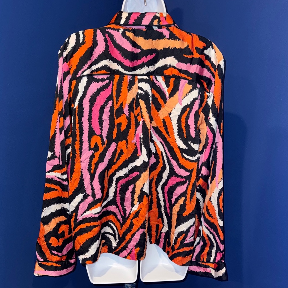 Diane Von Furstenberg- NWOT Satin Feel Zebra Print Blouse | Size Large - Picture 6 of 17